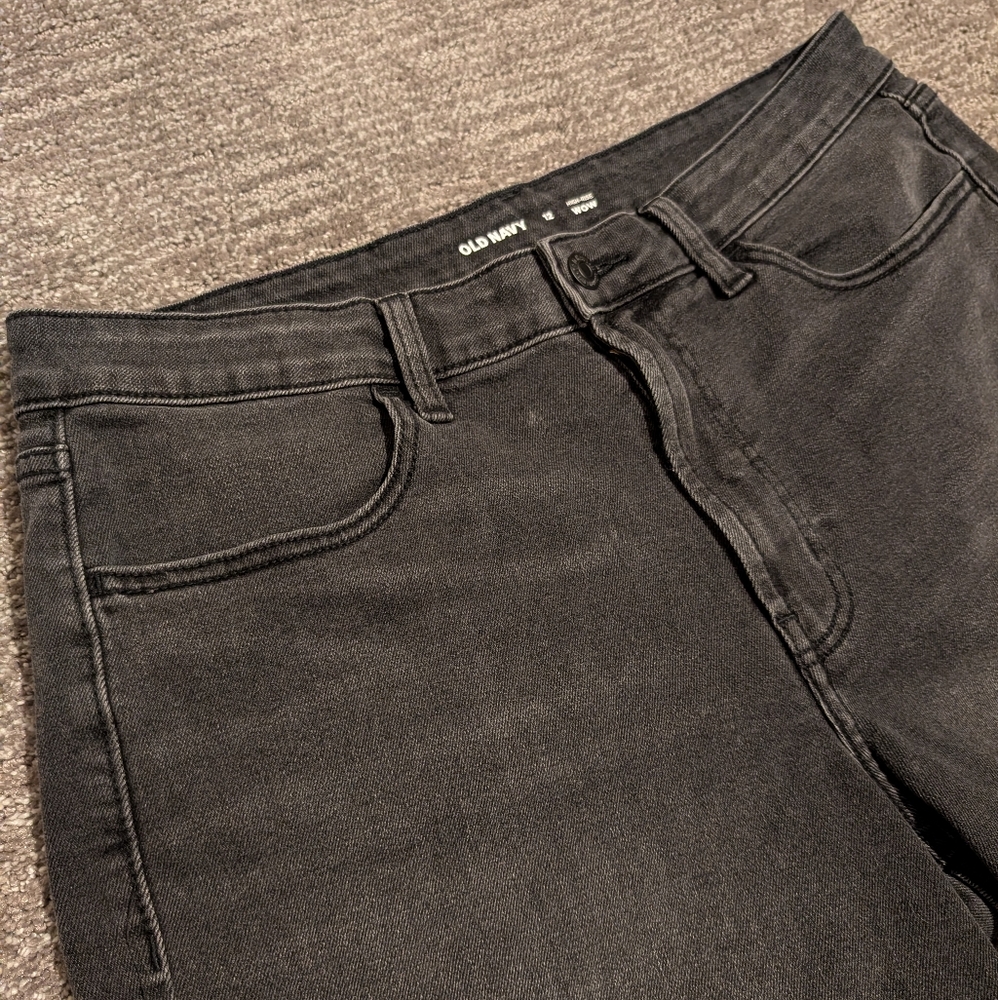 Old Navy Women's Black Cuffed Jean Shorts - 12 - Picture 2 of 8